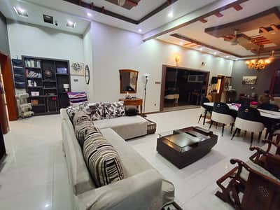 750 Sq. Yards Well-Maintained Double Story Bungalow for Sale | Gulshan-e-Iqbal Block 4 |