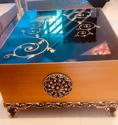 Center Table in Mint Condition is Available For Sale