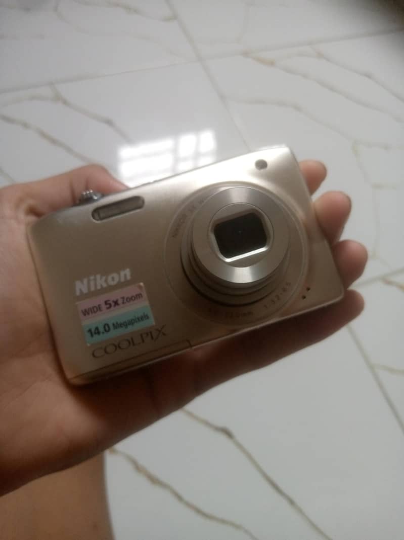 Nikon digital camera 0