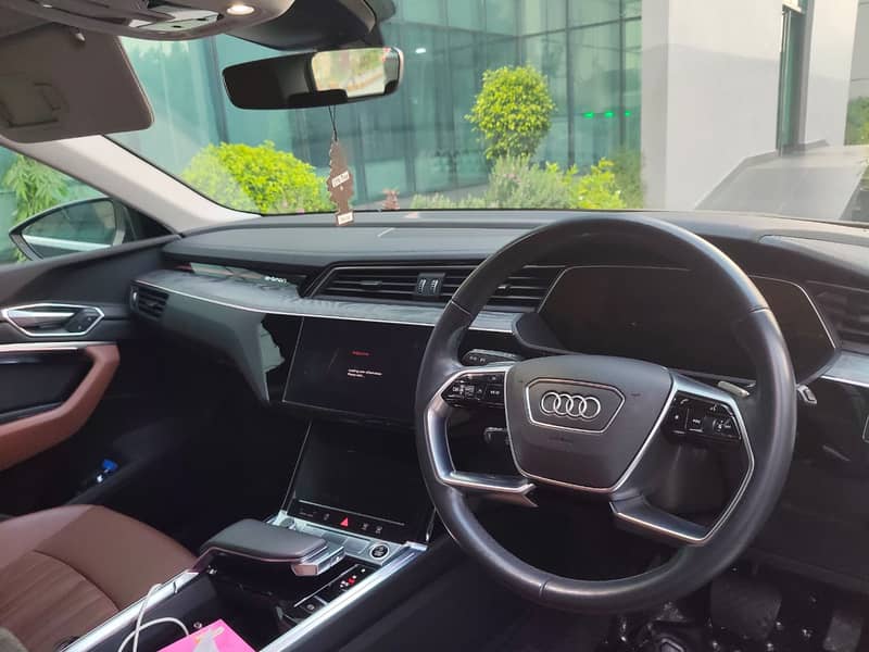 Audi E-Tron 2021 3