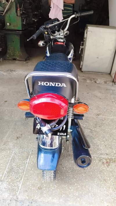 Honda 125 2025 modal black colour
