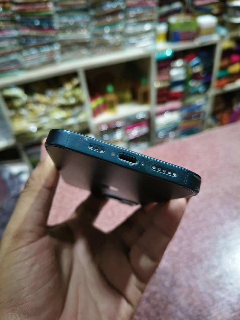 Apple iPhone 13 3