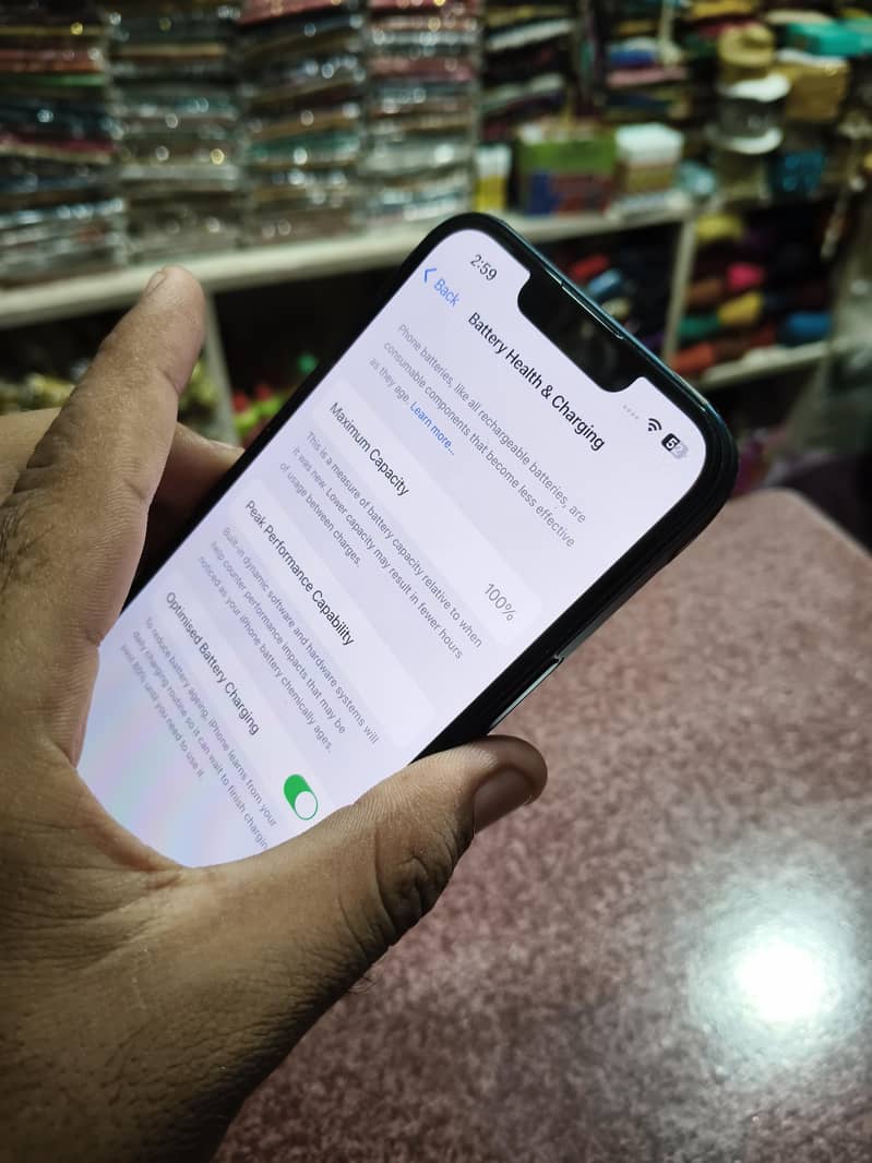 Apple iPhone 13 5
