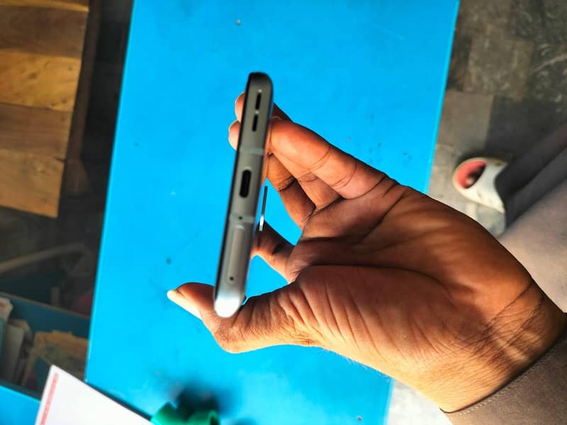 One Plus 9R 5