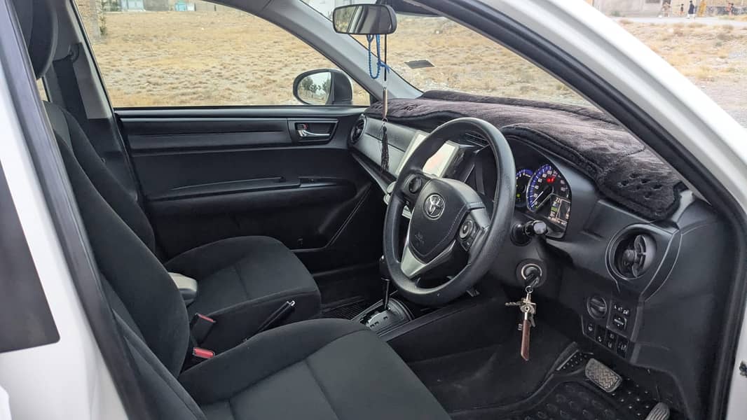 Toyota Corolla Axio Hybrid 1.5 2018 [ URGENT SALE ] 3