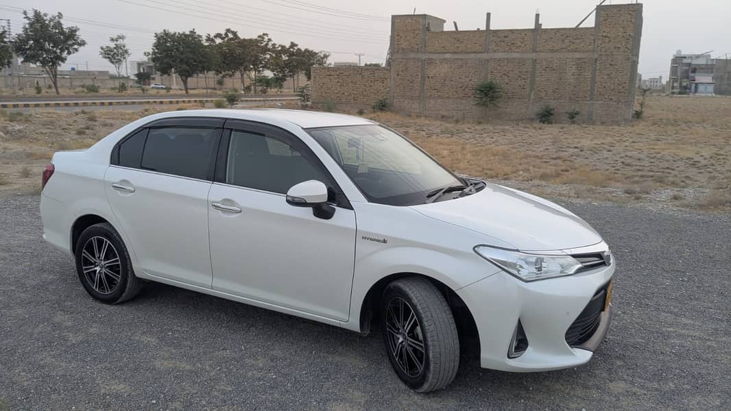 Toyota Corolla Axio Hybrid 1.5 2018 [ URGENT SALE ] 4