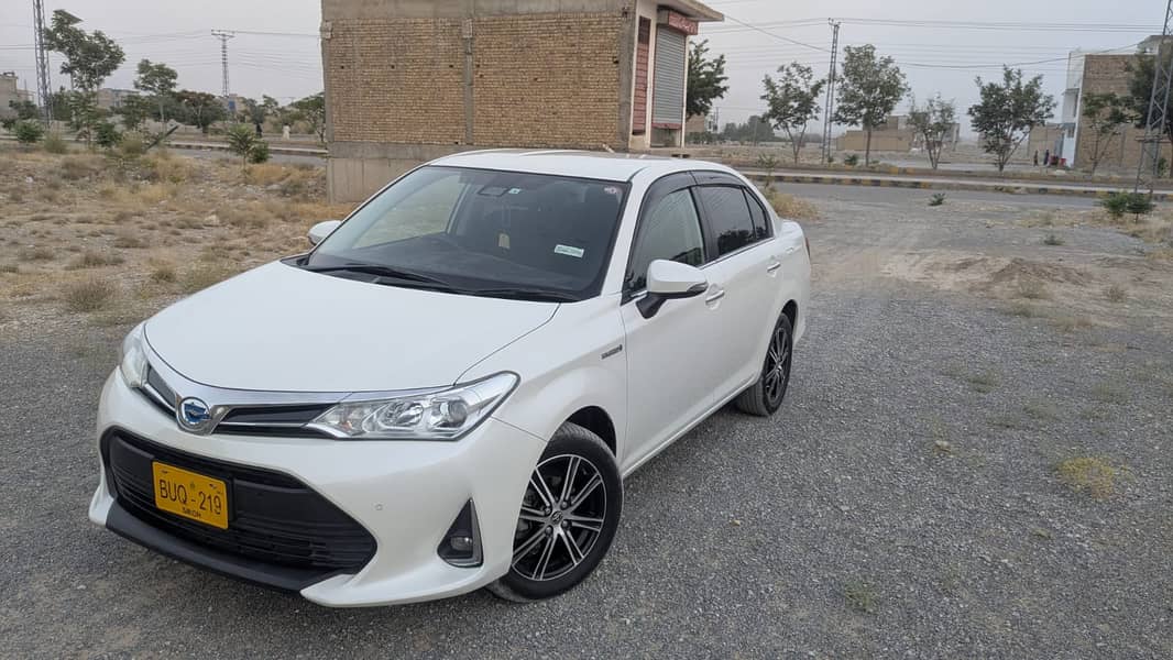 Toyota Corolla Axio Hybrid 1.5 2018 [ URGENT SALE ] 5