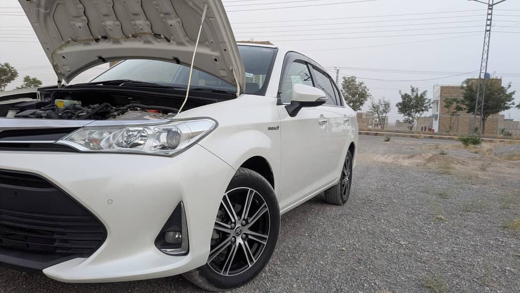 Toyota Corolla Axio Hybrid 1.5 2018 [ URGENT SALE ] 9