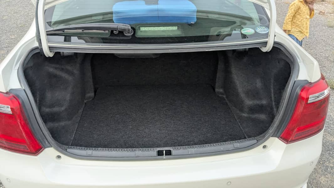 Toyota Corolla Axio Hybrid 1.5 2018 [ URGENT SALE ] 13