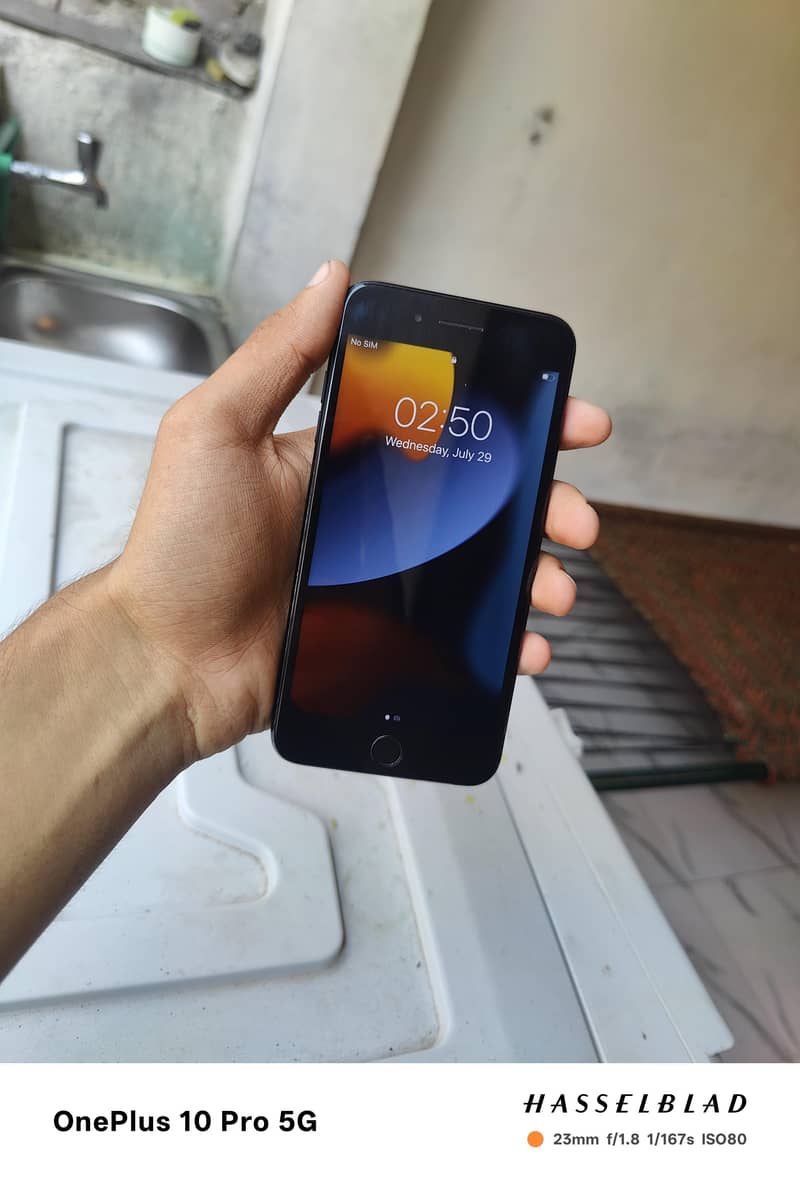 Apple iPhone 7 Plus 1