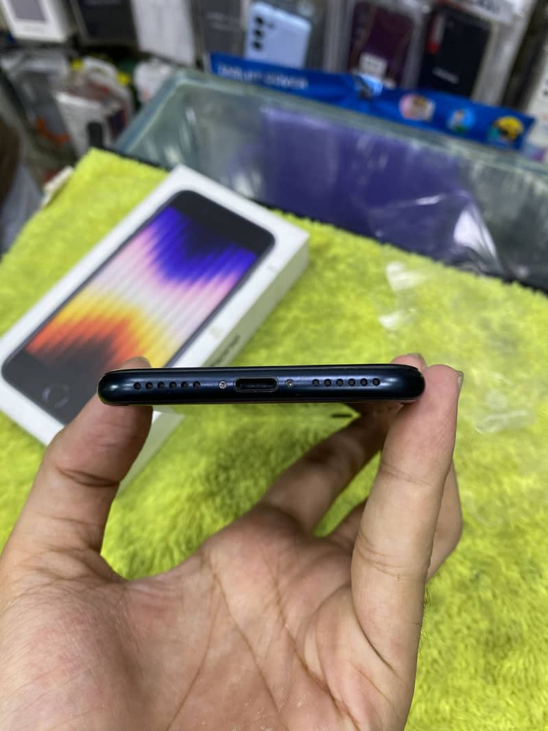 Apple iPhone SE 4