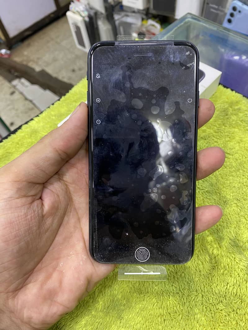 Apple iPhone SE 6