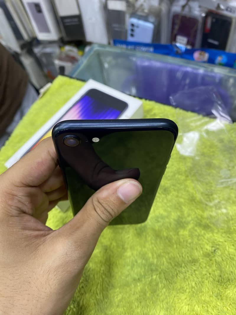 Apple iPhone SE 8