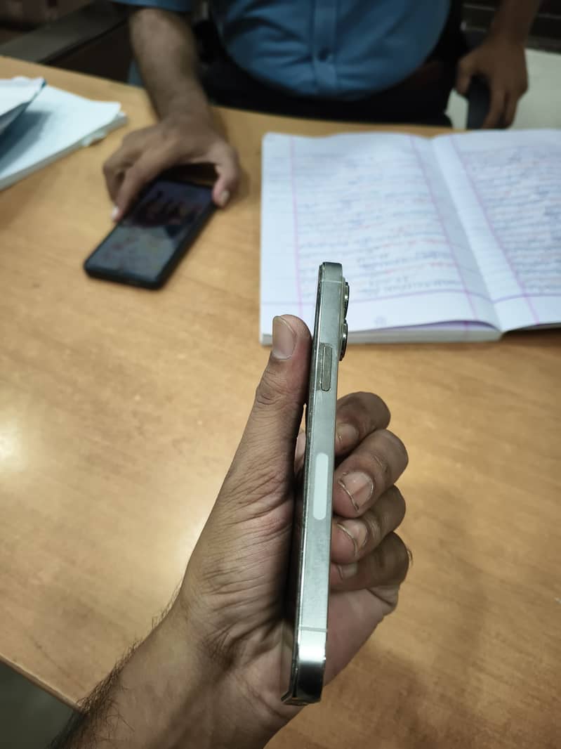 Apple iPhone 13 Pro 6