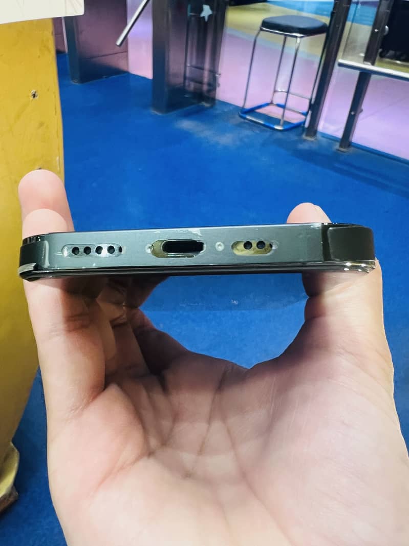 Apple iPhone 13 Pro 2
