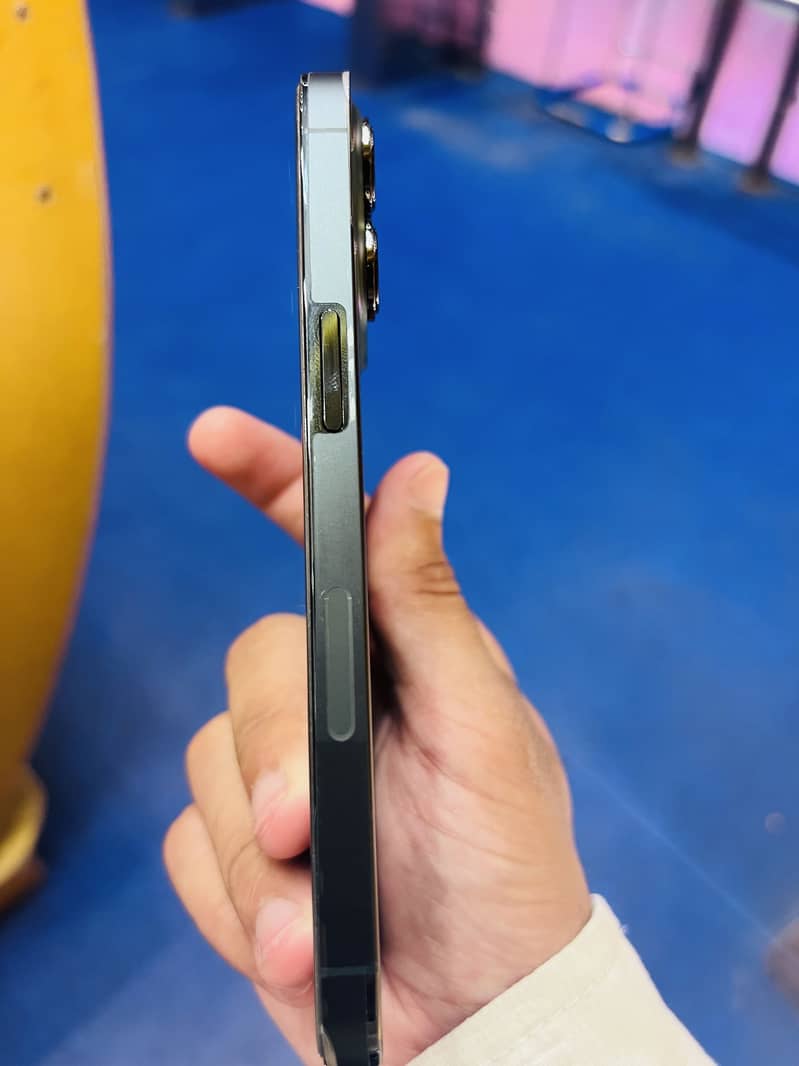 Apple iPhone 13 Pro 3