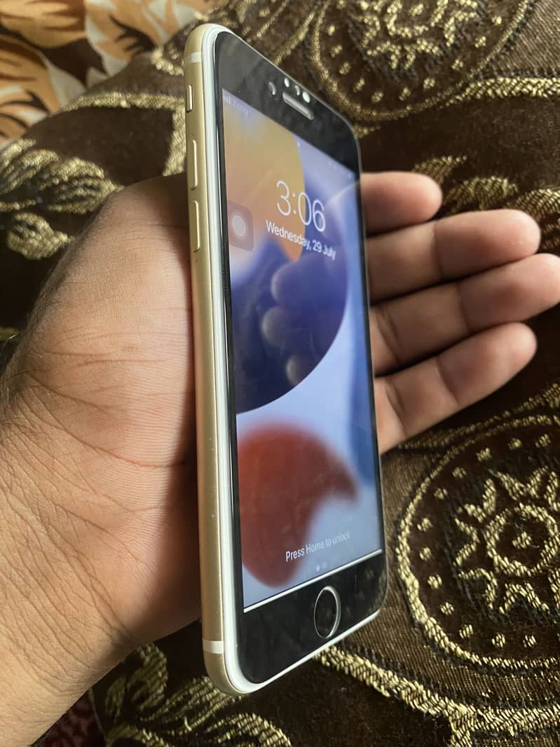 Apple iPhone 7 2