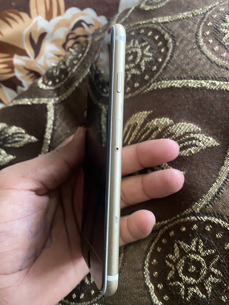 Apple iPhone 7 3
