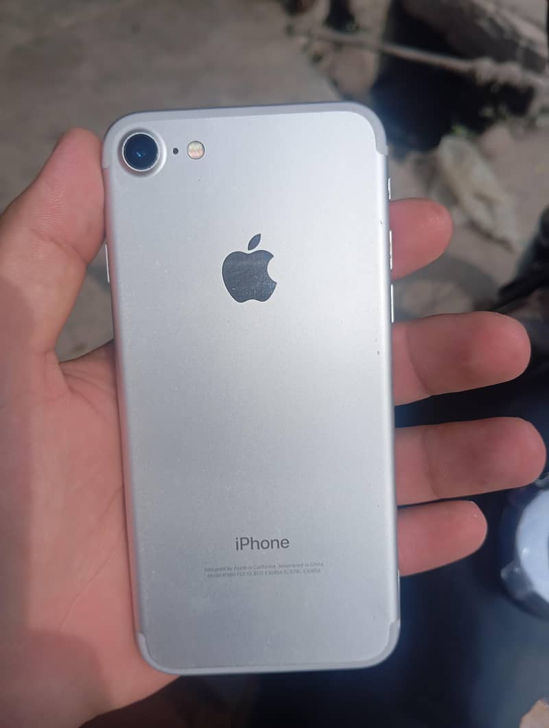 Apple iPhone 7 1