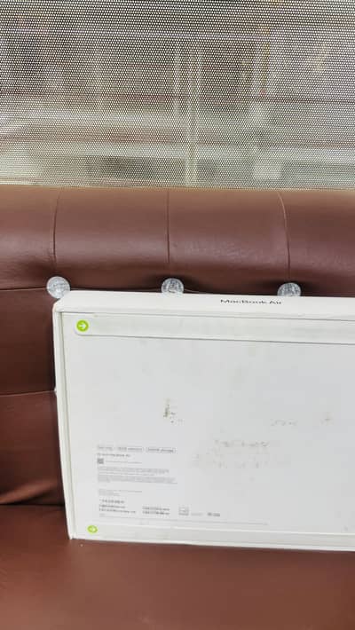 MacBook Air 2025.15inch display (Non-Active)   Apple M4 Chip