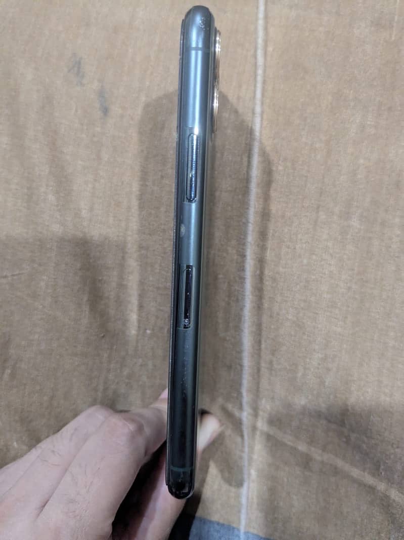 Apple iPhone 11 Pro 3