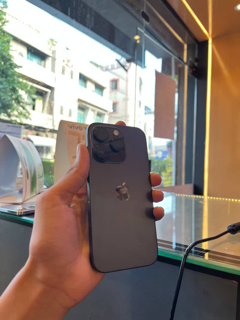Apple iPhone 14 Pro 1