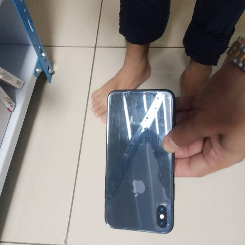 Apple iPhone X 2