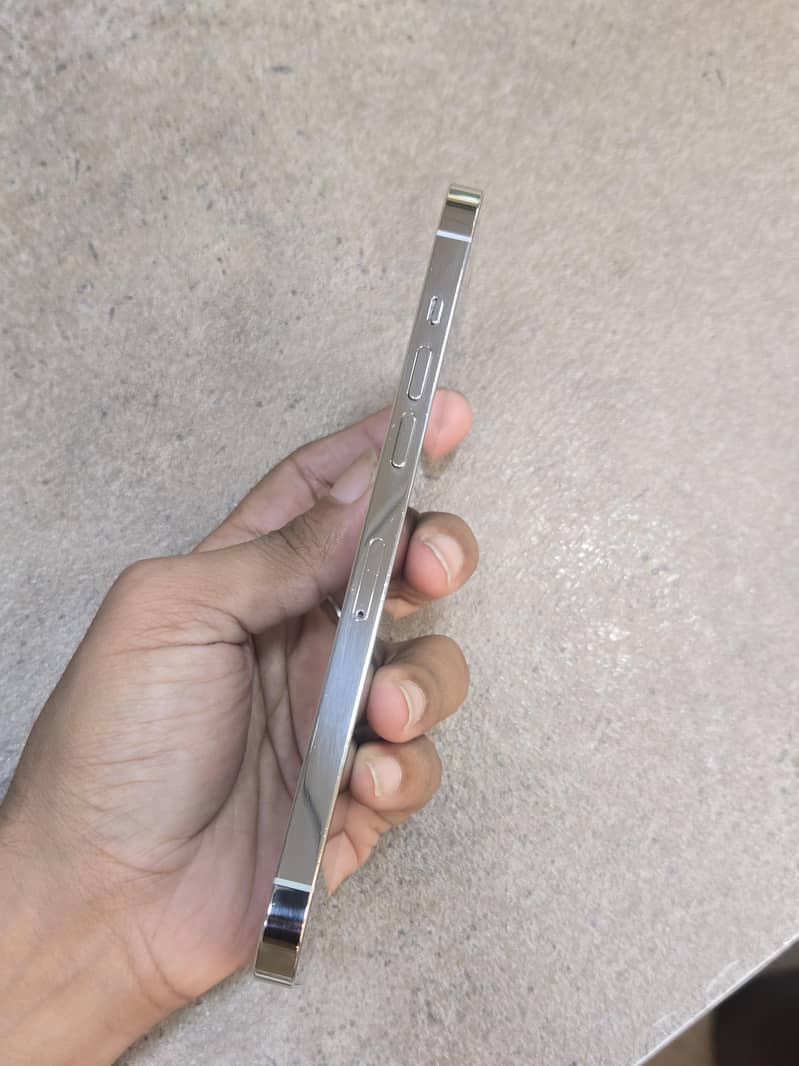 Apple iPhone 12promax 7