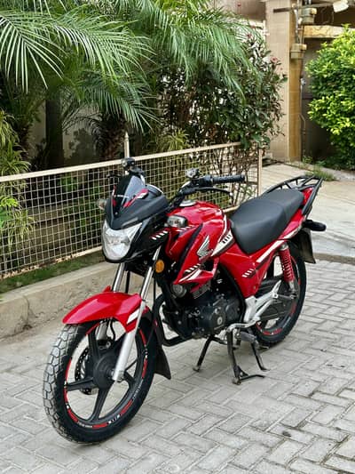 Honda CB 150F 2025