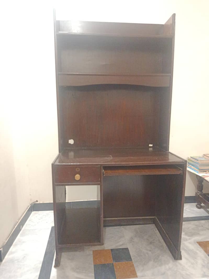 Computer table 3