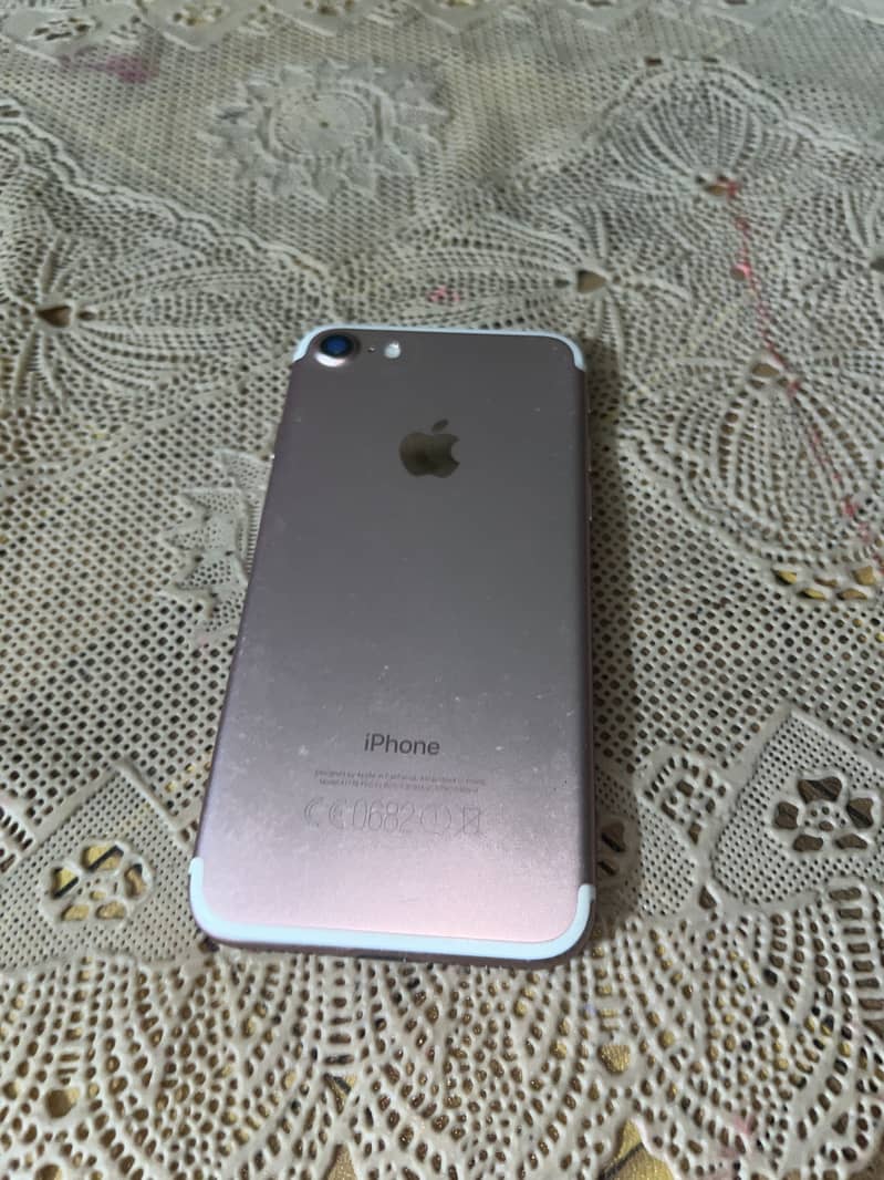 Apple iPhone 7 1