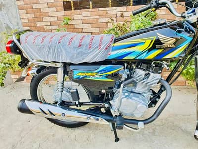 Honda CG 125 400 KM Driven Bike Calls Only Honda Bike 125