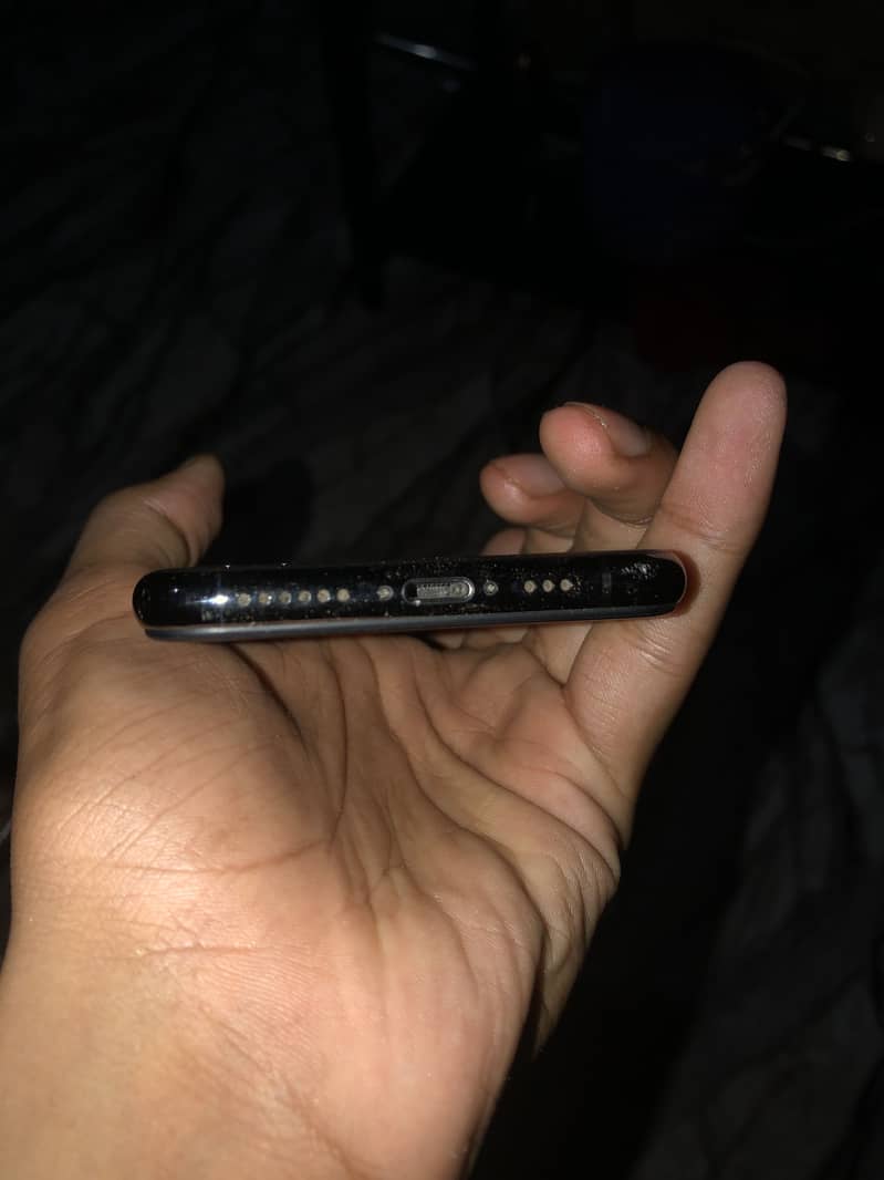 Apple iPhone 11 Pro 1
