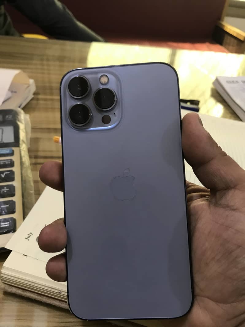 Apple iPhone 13 Pro Max 1
