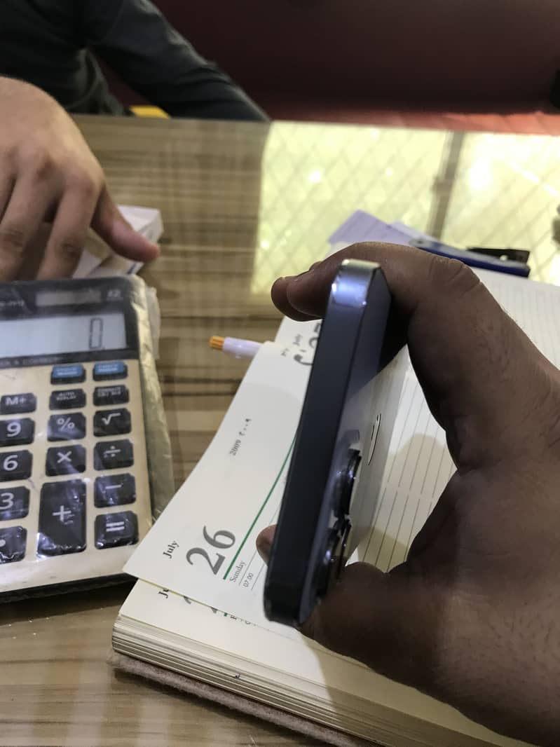 Apple iPhone 13 Pro Max 2