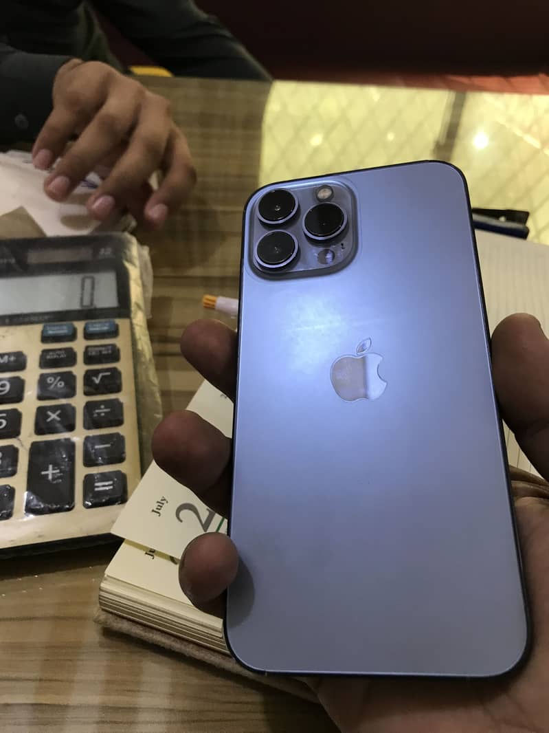 Apple iPhone 13 Pro Max 3