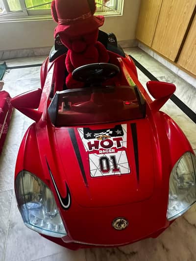 Kids Battery Operated Ride-on Car  Excellent Condition