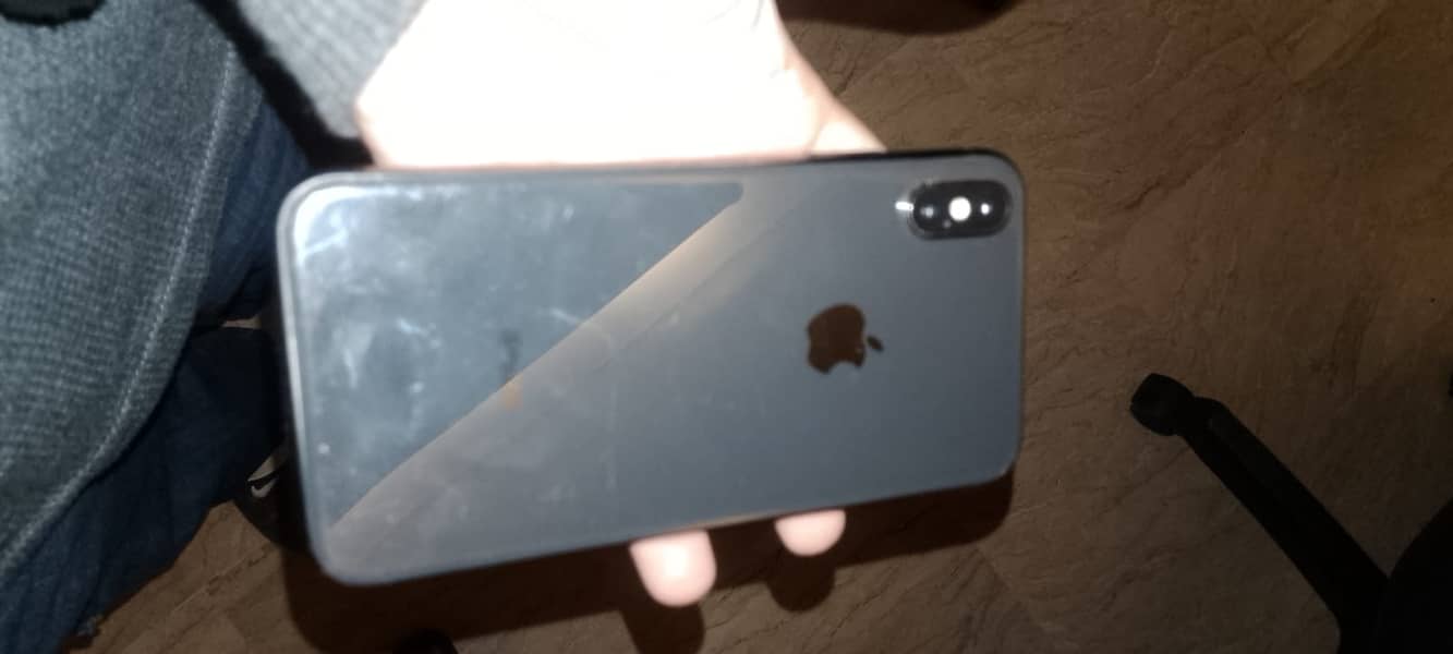Apple iPhone X 4