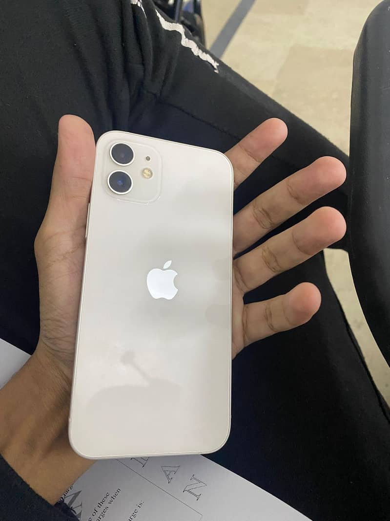 Apple iPhone 12 3