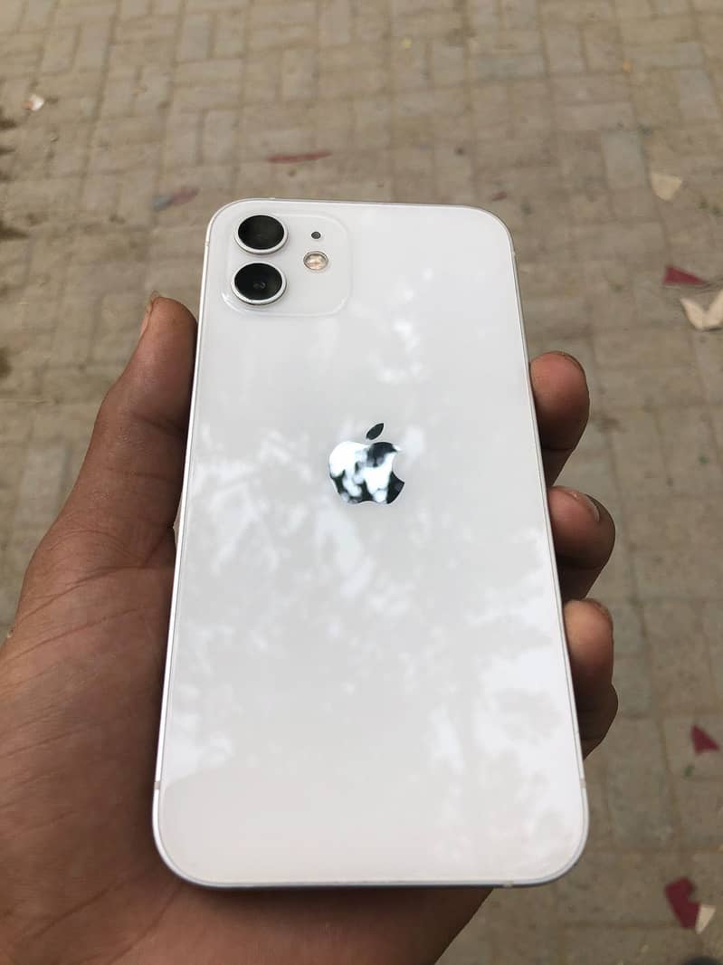 Apple iPhone 12 6