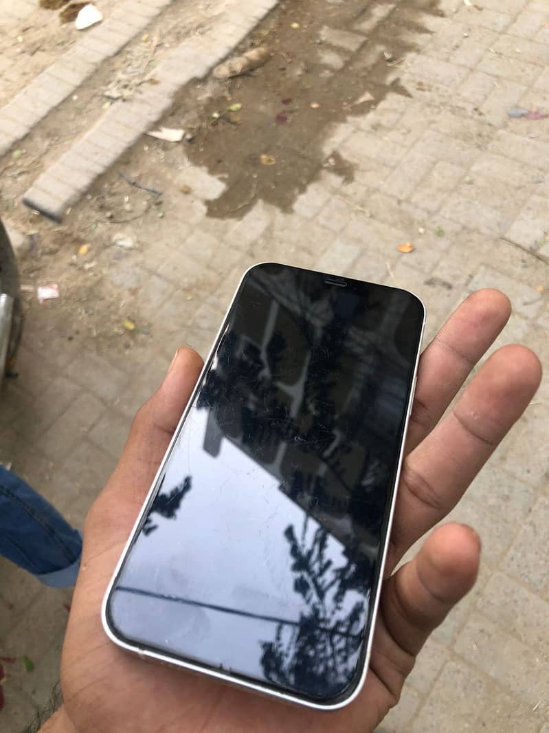 Apple iPhone 12 7