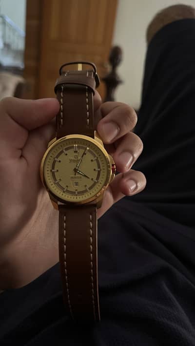 Sveston Hunter SV-8238G Gold Men’s Watch