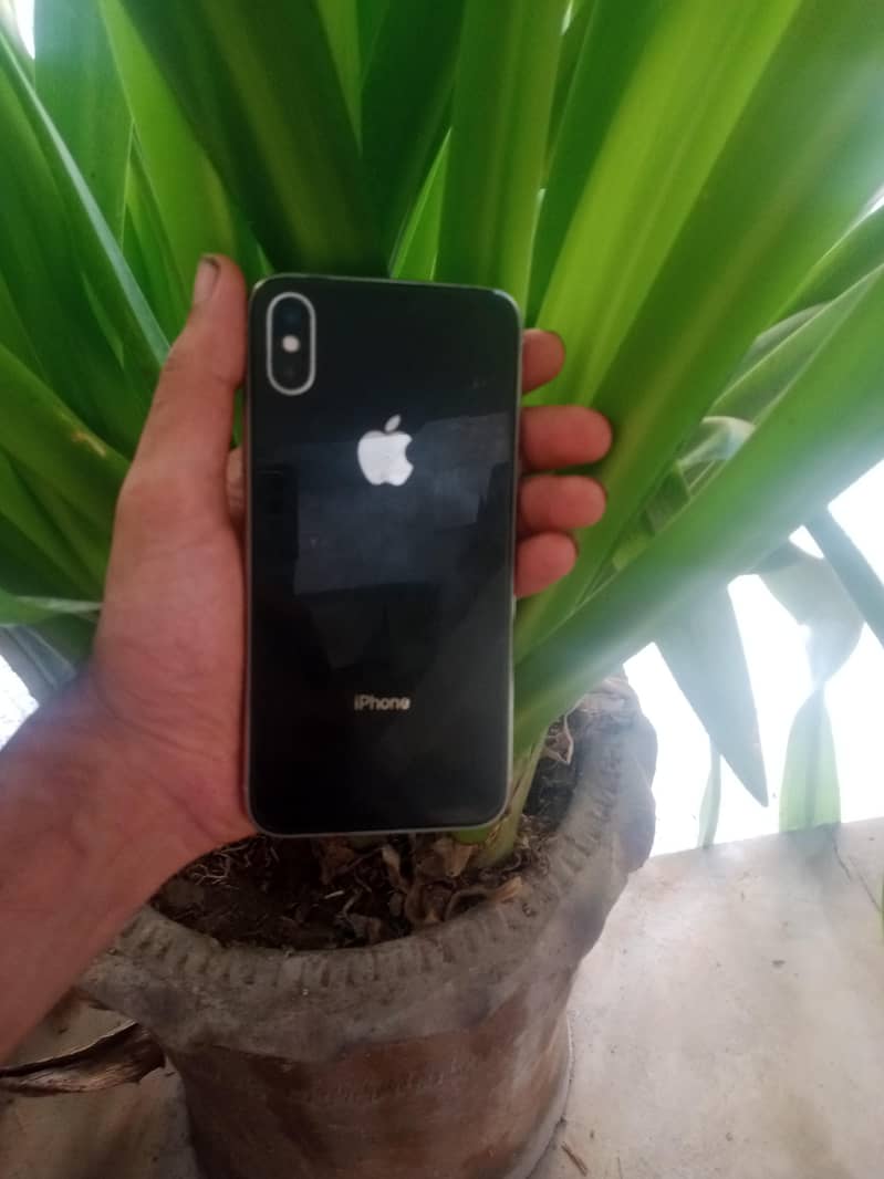 Apple iPhone X 4