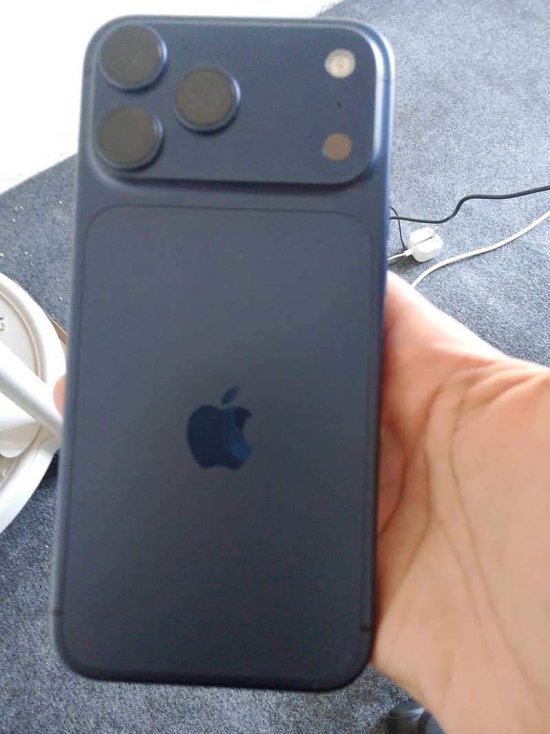 Apple iPhone 17 Pro Max 100 percent battery health 1