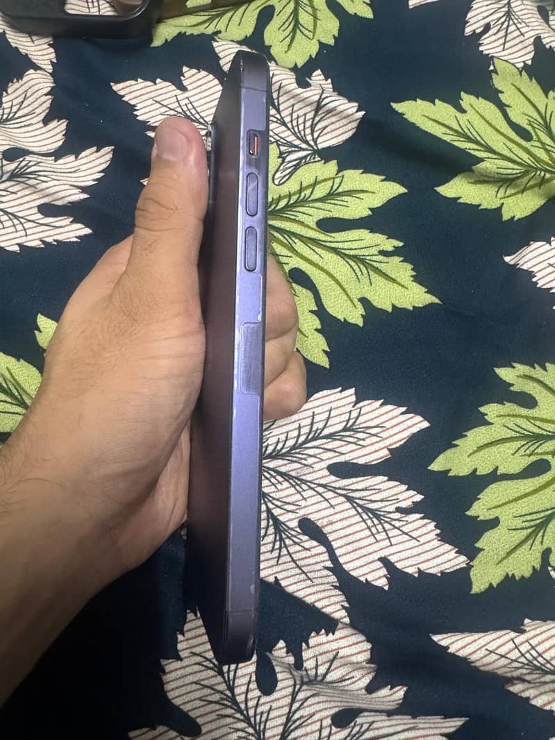 Apple iPhone 14 Pro Max 3