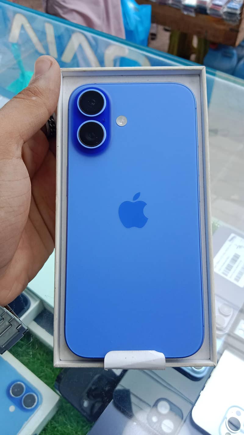 Apple iPhone 16 0