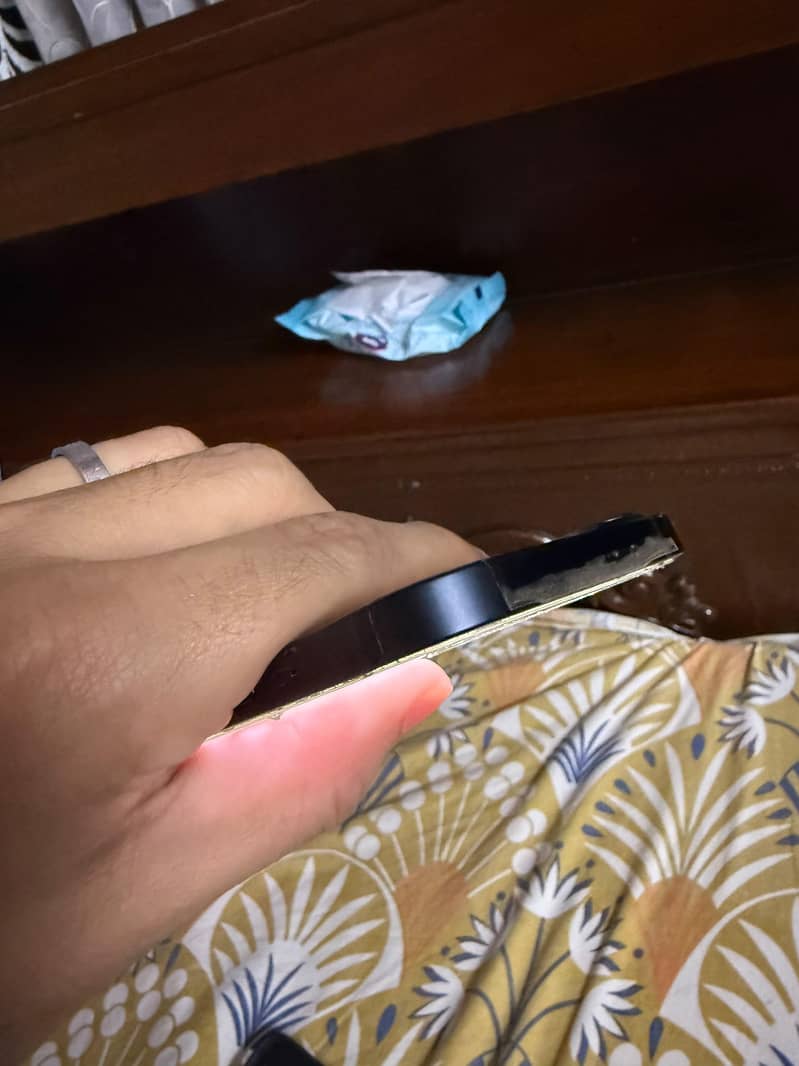 Apple iPhone 13 4