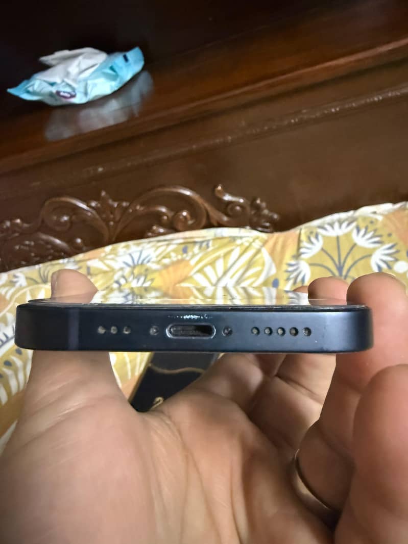 Apple iPhone 13 13