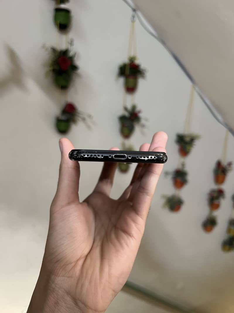 Apple iPhone 7 1
