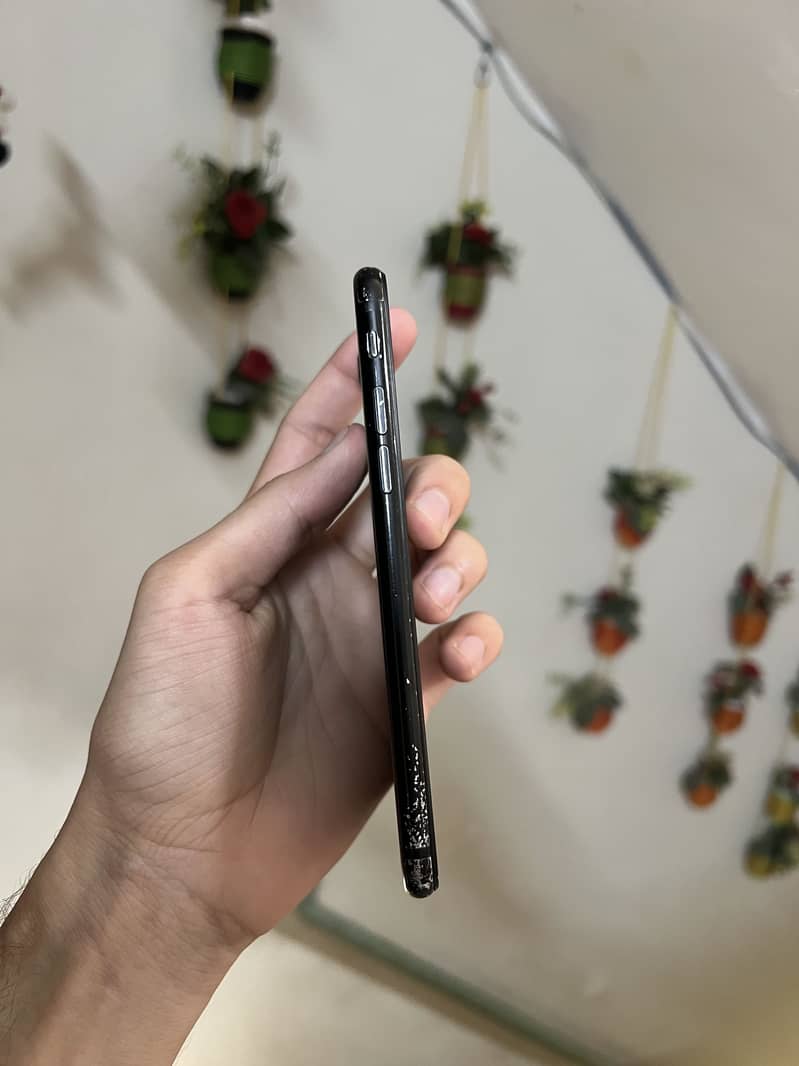 Apple iPhone 7 2